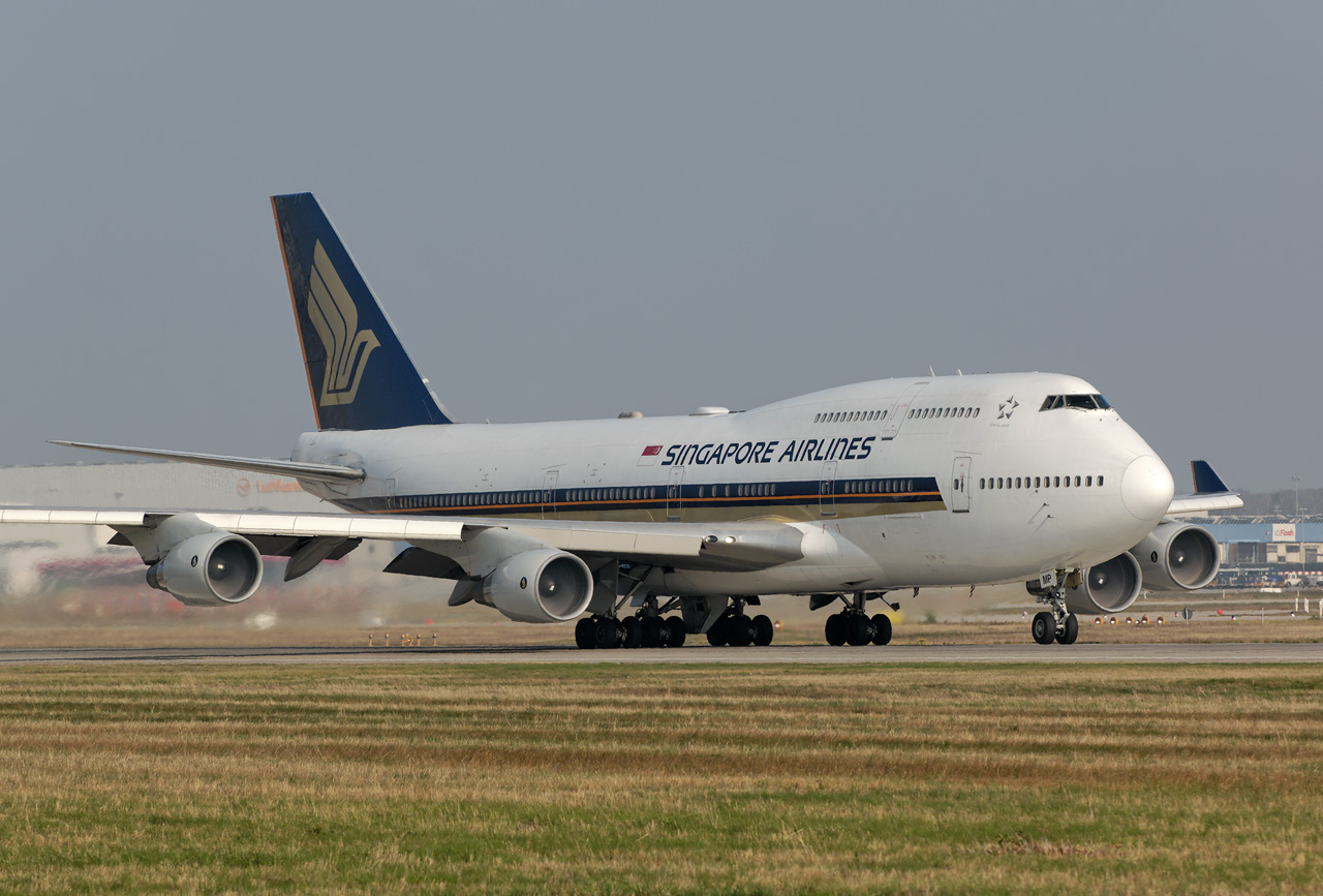 Boeing 747-400 Singapore Airlines 9V-SPM