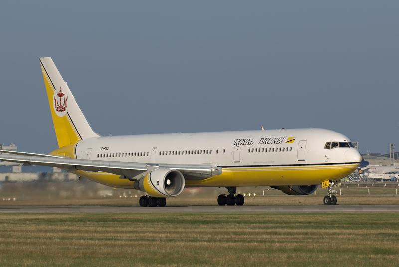 Boeing 767 Royal Brunei V8-RBJ