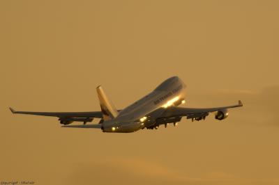 Boeing 747-400 F-GIUD - sunset