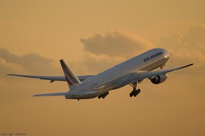 Boeing 777-300 ER F-GSQI