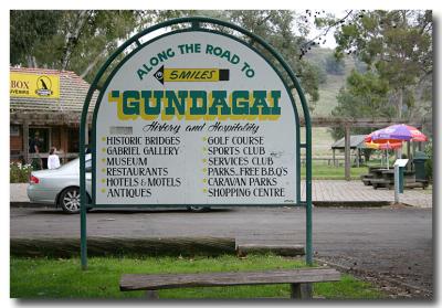 Road to Gundagai sign.jpg