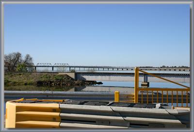 Weir  Bridge - Yarrawonga - 3 jpg
