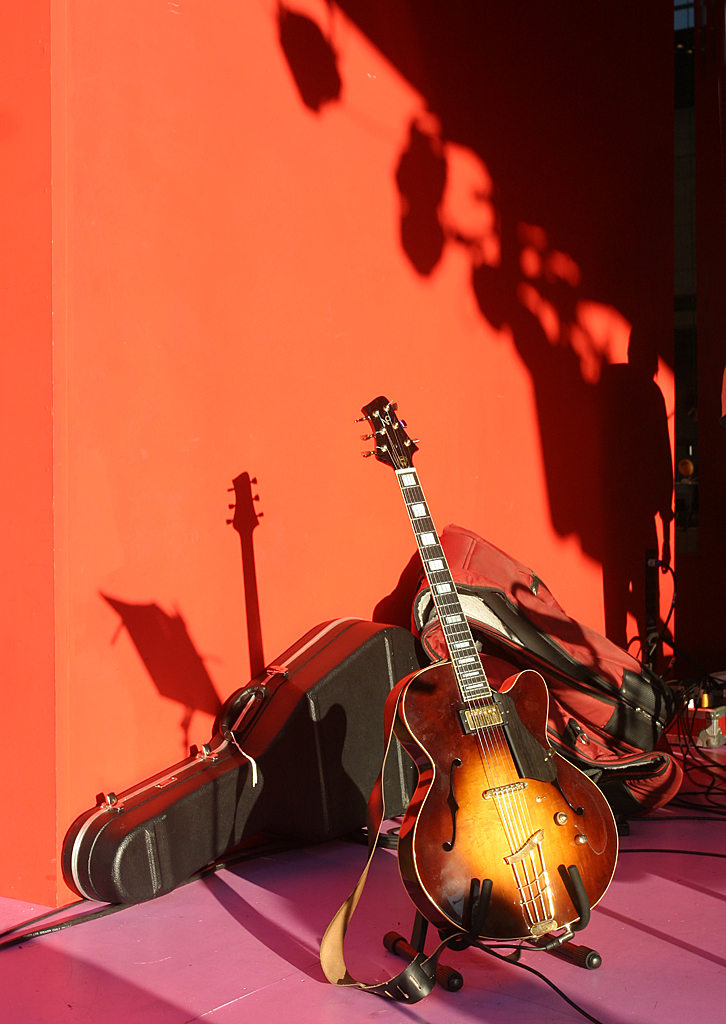 August 29 2005:<br>Silent Guitar