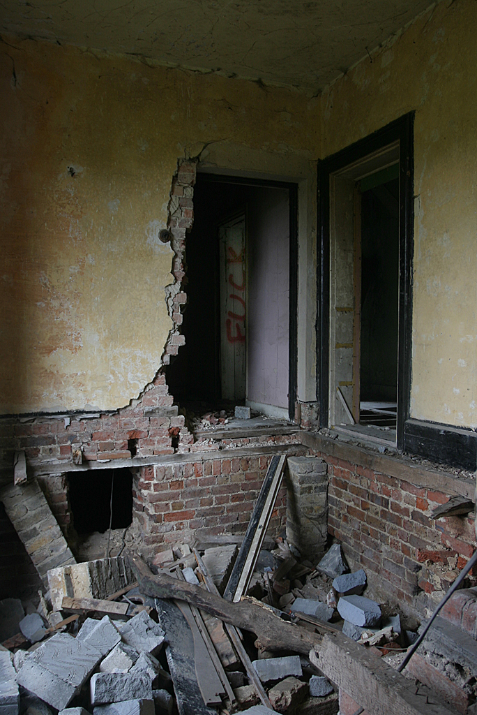 October 26 2005: <br> Floorless