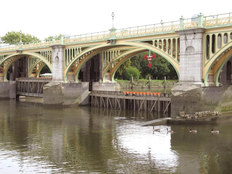 Right sluice well in water.