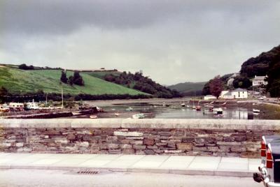 Looking upriver from Looe bridge.