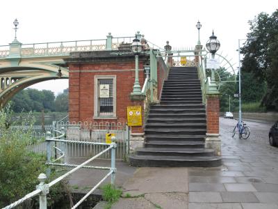 Steps up onto bridge on the Middlesex side.