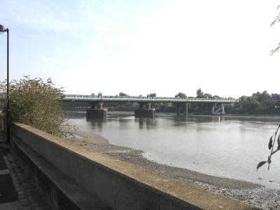 Iron Bridge from north side of Putney Bridge.