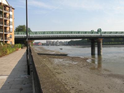 Riverside Walk, between Putney bridge and Fulham railway bridge.