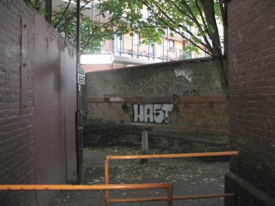 The alley going towards Putney bridge station.