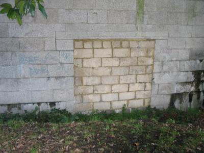 Blocked up hole in Putney Bridge footings.