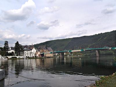 v3/51/308851/3/44935134.bridge1472sm.jpg