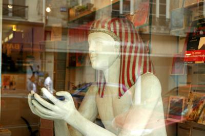 June 2005 -  Shop window Rue Saint Martin 750013