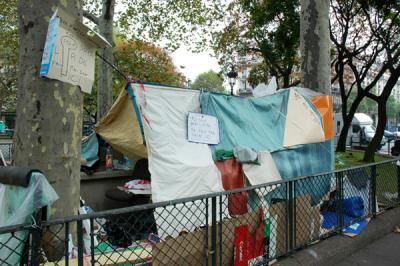 October 2005 - House's homeless - Place de la Rpublique 75011