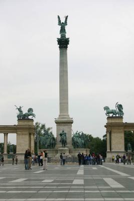 The plaza of the heroes