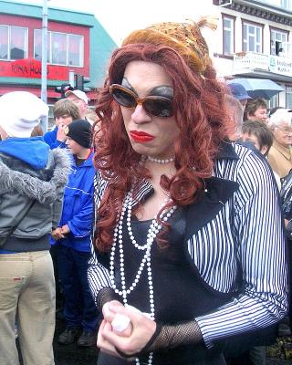 v3/51/542251/3/47359946.20040807GayPride2004110.jpg