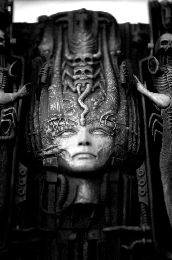 <b>HM</b><br>Temple Of The Alien Queen - Matt Ang (deadpixel)