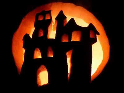 Haunted House on Hallows EVE (Pumpkin Carving) By PanFan