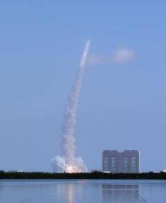 Discovery Launch Composite.jpg