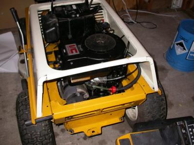 804 - rear engine, gas tank area