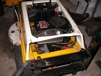 1106 - rear engine, gas tank area