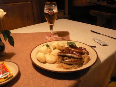 Bratwurst, sauerkraut and Bier - perfect!