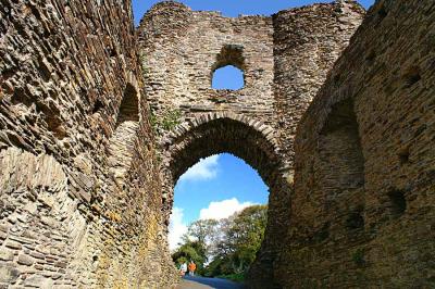 Launceston Castle Entrance. jpg