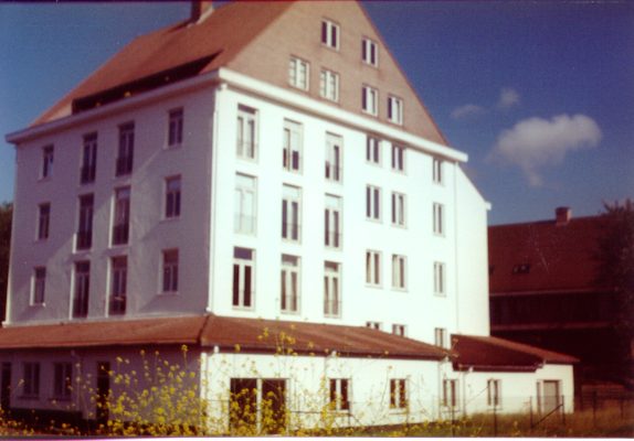 HERMITAGE_2000_A2.JPG