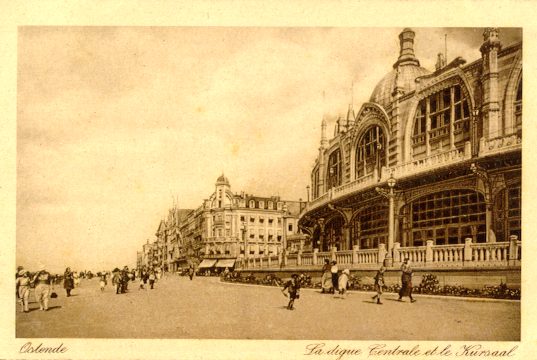 OOSTENDE_DIGUE_CENTRALE_ET_.JPG