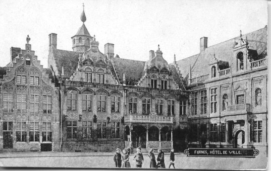 VEURNE_PLACE_ET_H_TEL_DE_VI.JPG