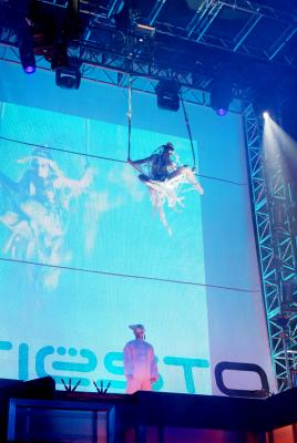 TIESTO-DANCERS AND ACROBATS-16.jpg
