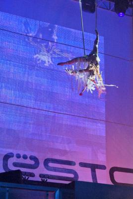 TIESTO-DANCERS AND ACROBATS-18.jpg