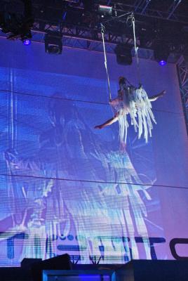 TIESTO-DANCERS AND ACROBATS-19.jpg