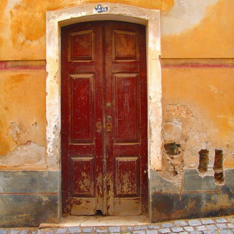 Redbrown door