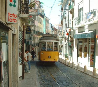 Tram no 28.