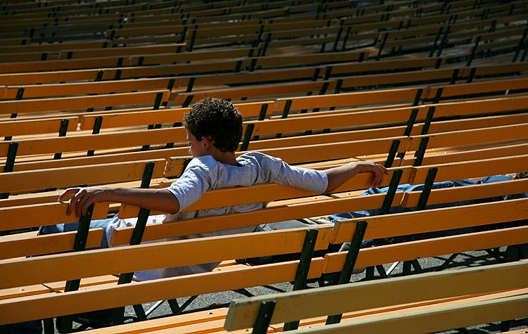 <b>4th</b><br>Waiting (*) by elips