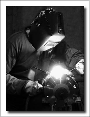 v3/58/12158/3/47885407.Welder2.jpg