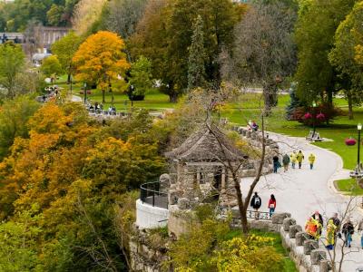 Autumn colours on the Niagara parkway