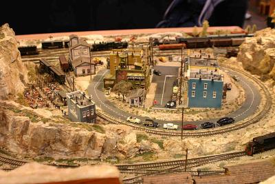natl_train_show_layouts