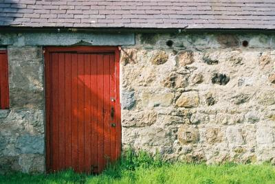 23-05-05 red door