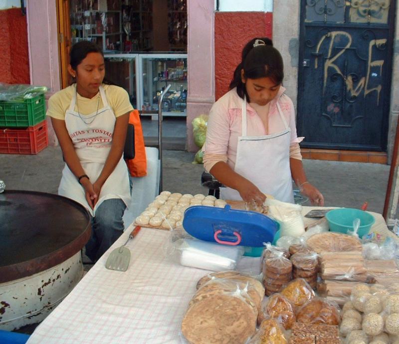 Making gorditas de Natas