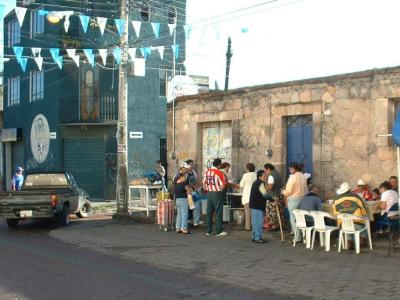 Menudo lovers wait in line