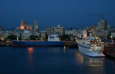 Coming into Cdiz before dawn