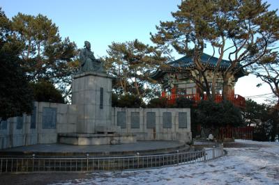 Statue of Scholar Choi Chi-won