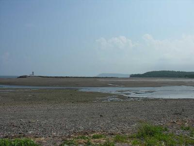 Parrsboro lighthouse at low tide