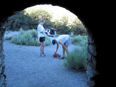 Maggie & Justin prepare to run