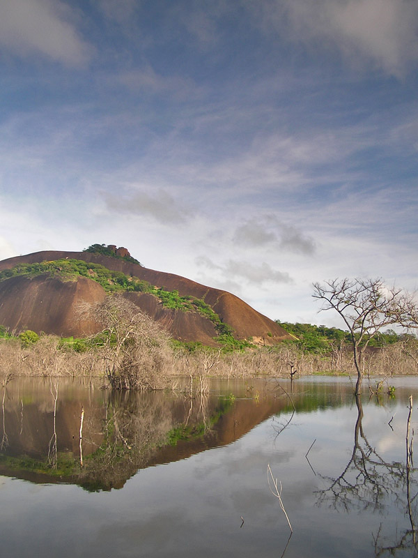 Elephants stone reflected / Piedra del elefante reflejada