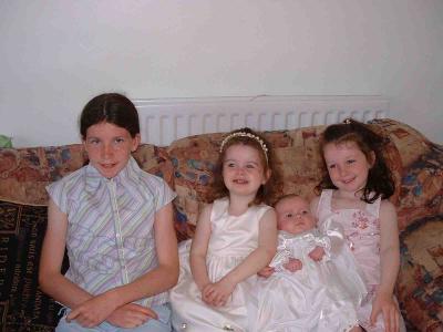 v3/60/47960/3/44703321.MyPictures4pBase200506ChristeningAislingCaitrionaCousins05.jpg