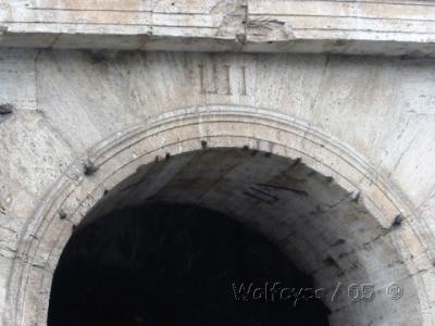 v3/60/587760/3/47949041.RomeColosseumOutside15.jpg