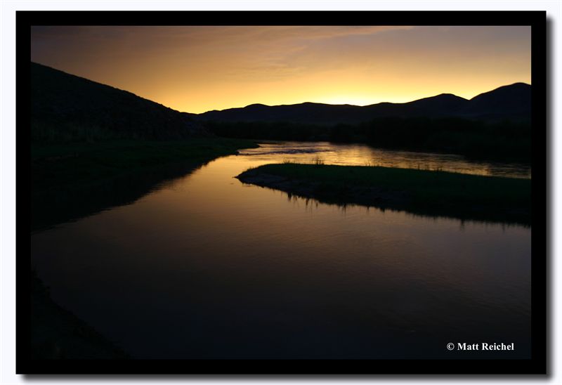 Sunset over the River, Tov Aimag